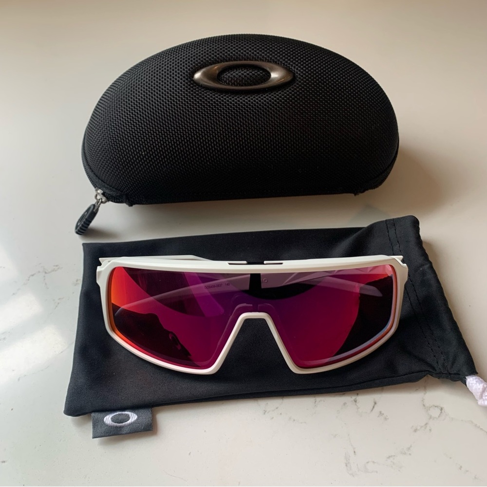 NWOT Oakley Sutro Matte White Prizm Road Sunglasses Snow Cycling Running Sports